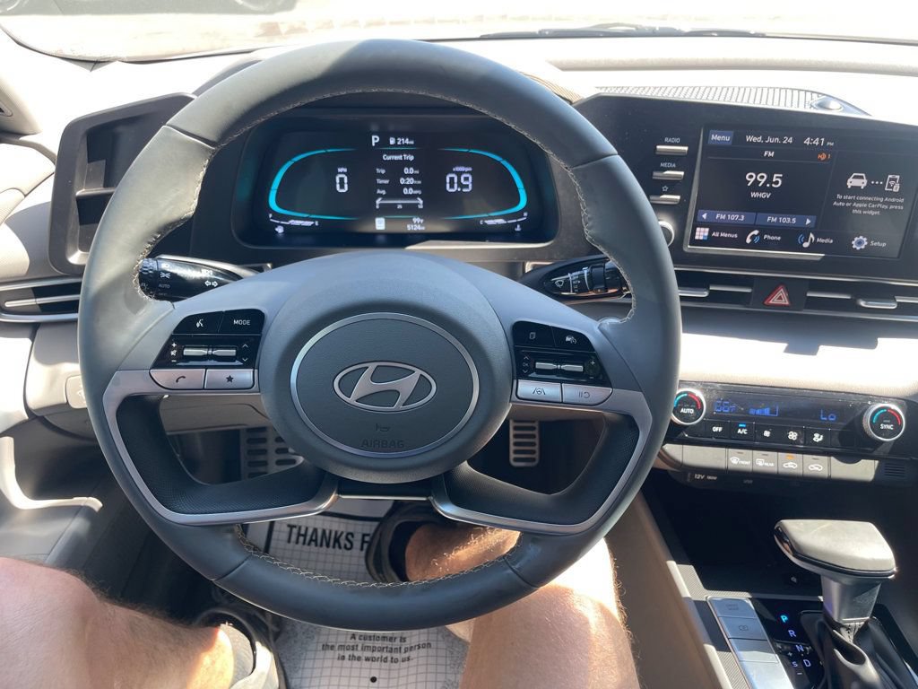 Used 2025 Hyundai Elantra Sport FWD image 12