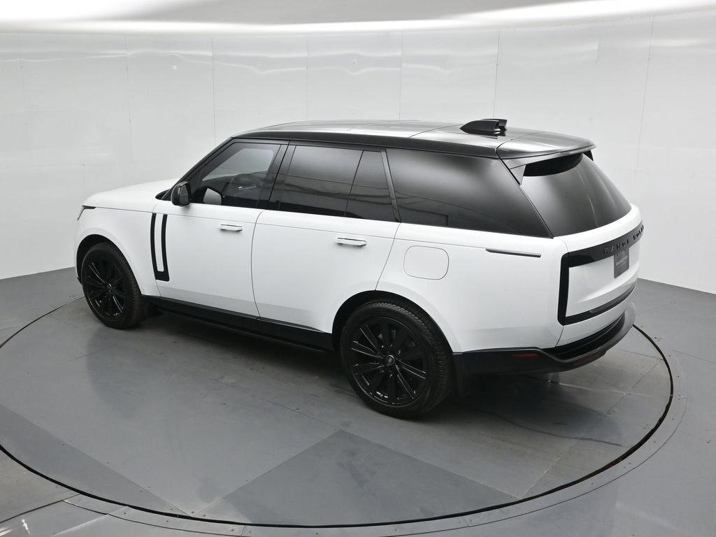 Used 2025 Land Rover Range Rover SE image 39
