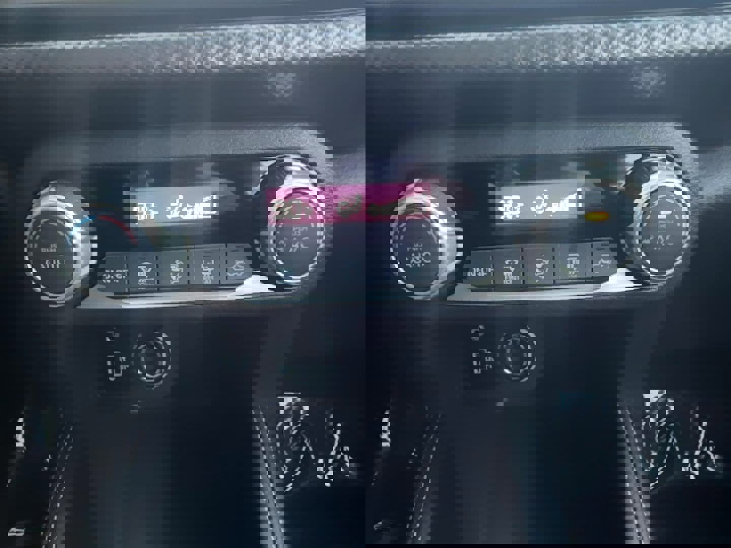 Used 2018 Nissan Kicks SV image 10