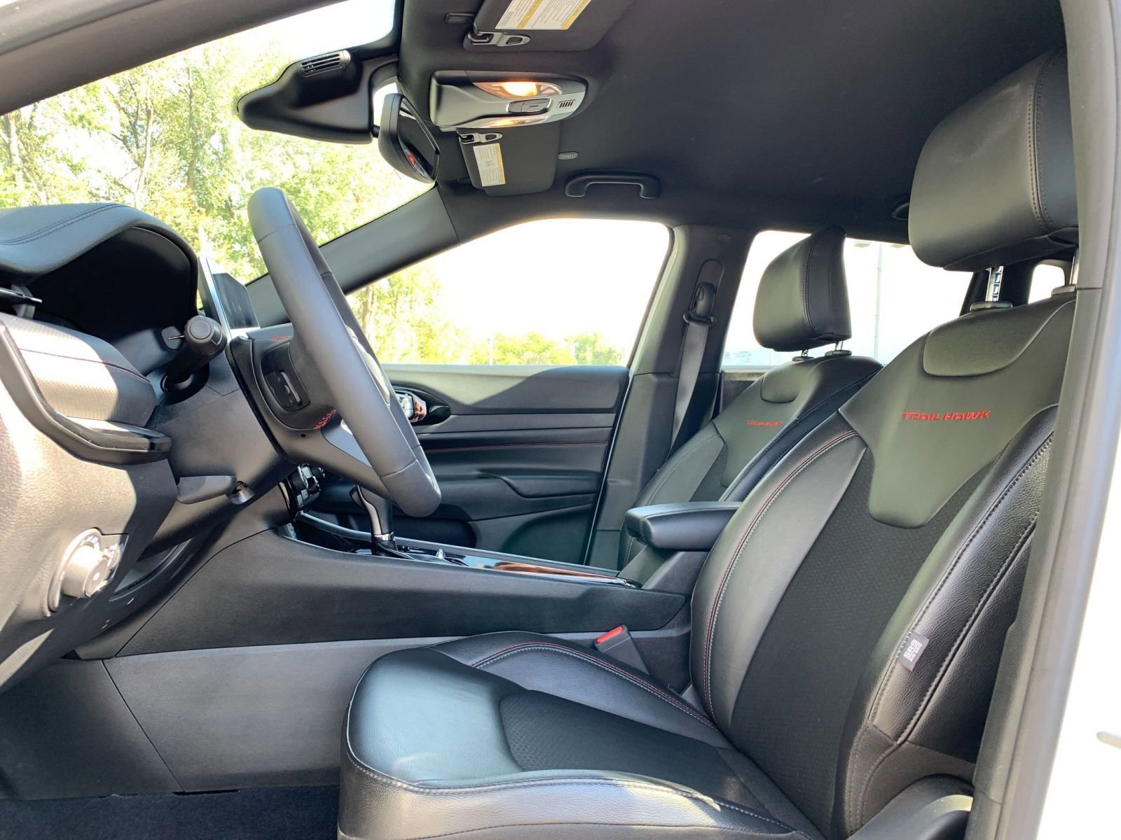 Used 2025 Jeep Compass Trailhawk image 25