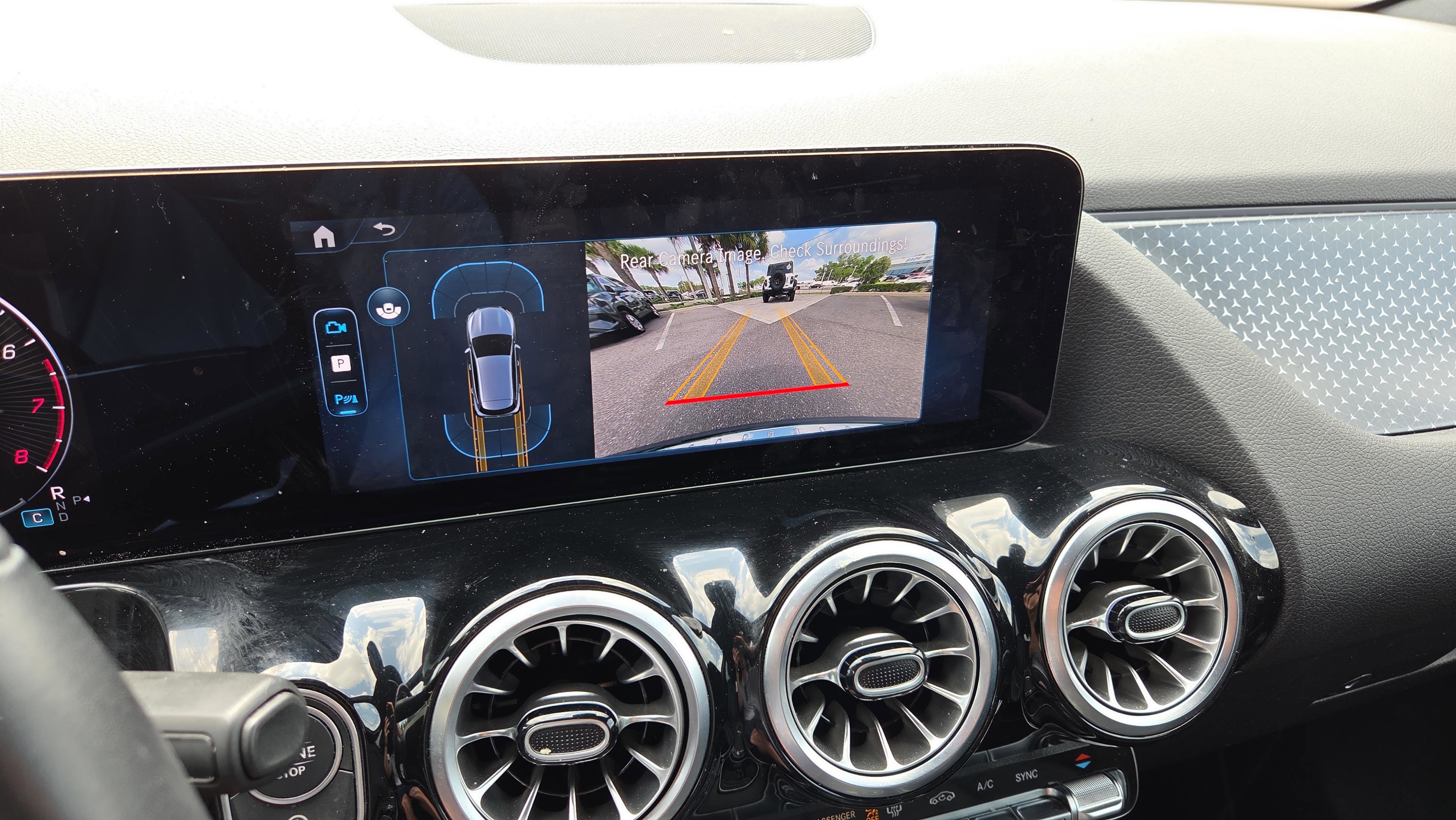 Used 2025 Mercedes-Benz GLA 250 4MATIC image 23