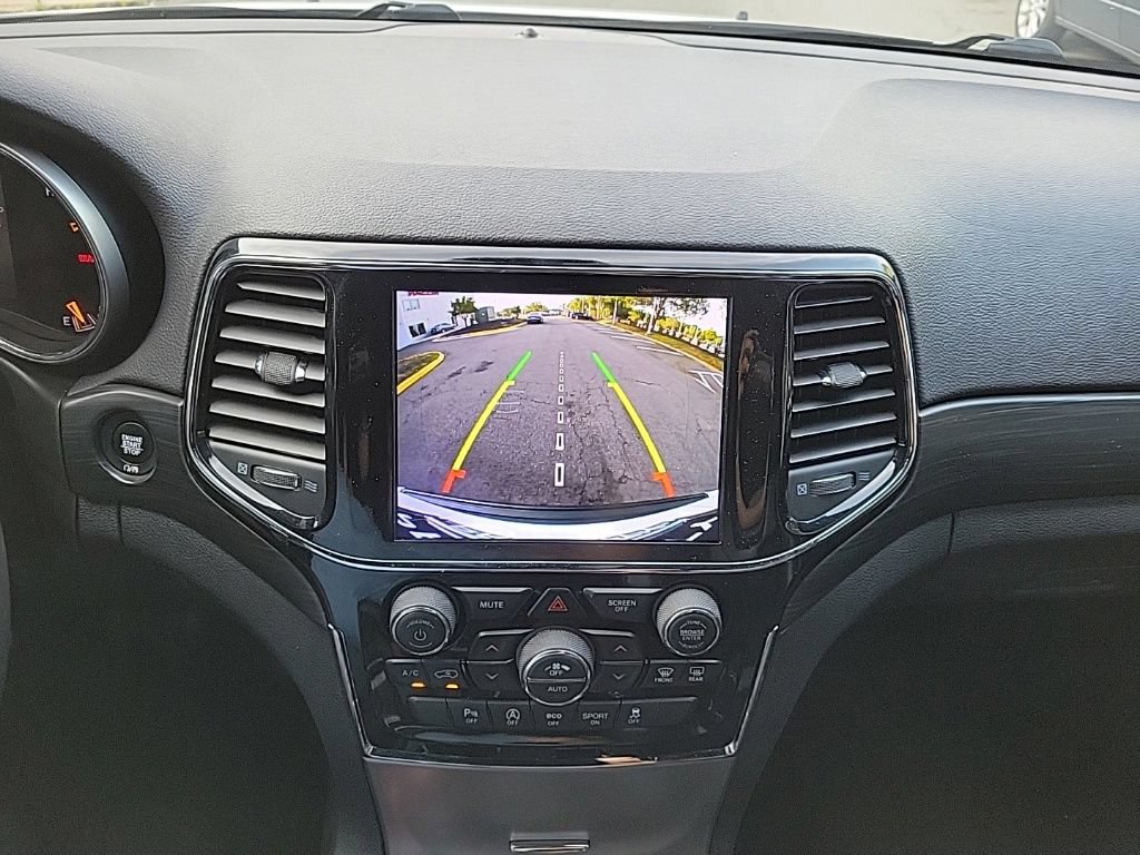 Used 2020 Jeep Grand Cherokee Altitude AWD/4WD image 26