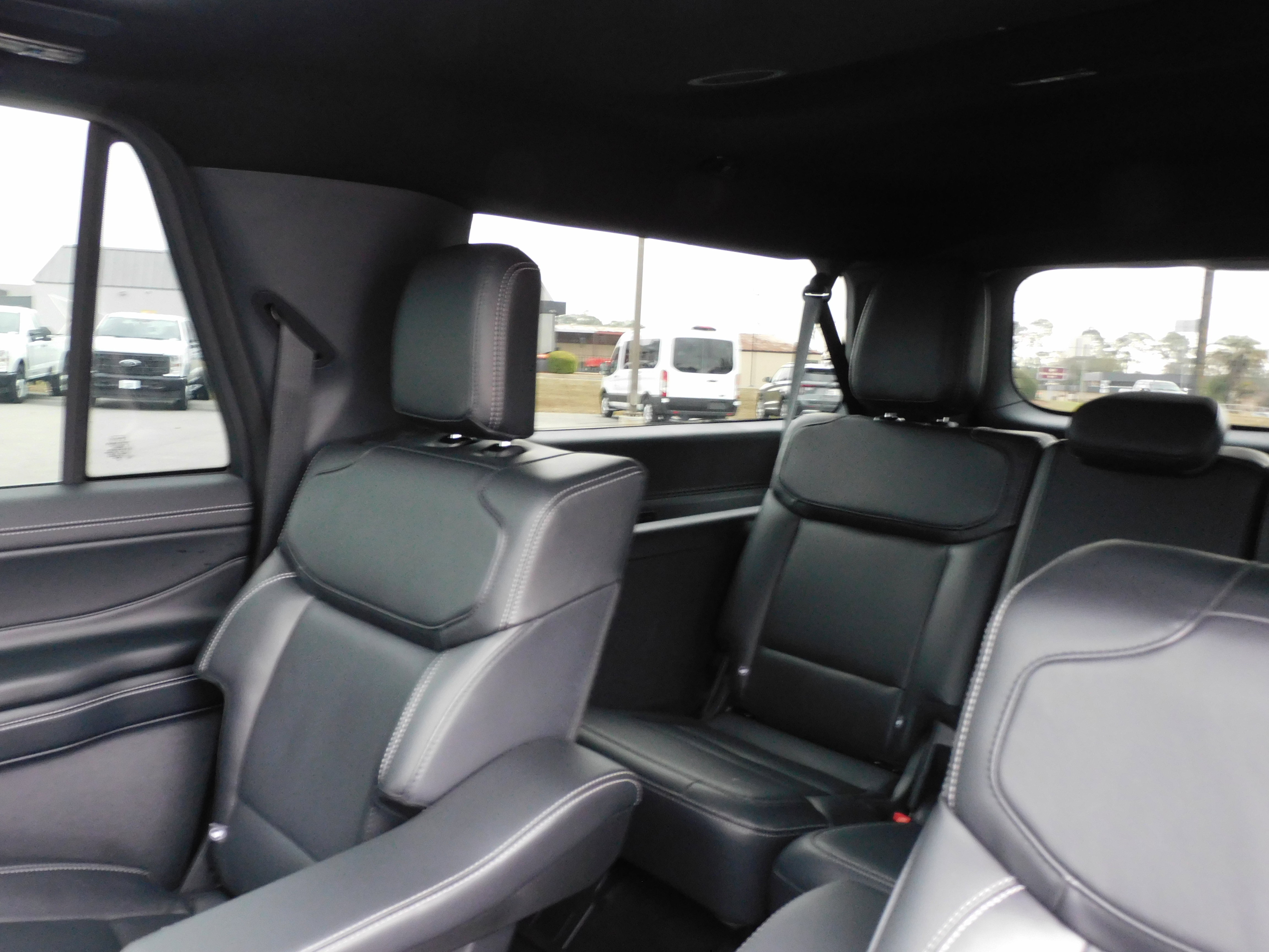 Used 2025 Ford Expedition Max Platinum w/ Stealth Performance Package image 15