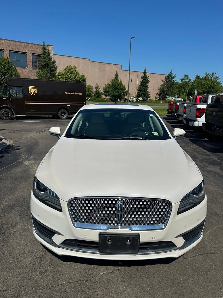 Used 2019 Lincoln MKZ Reserve AWD/4WD image 2