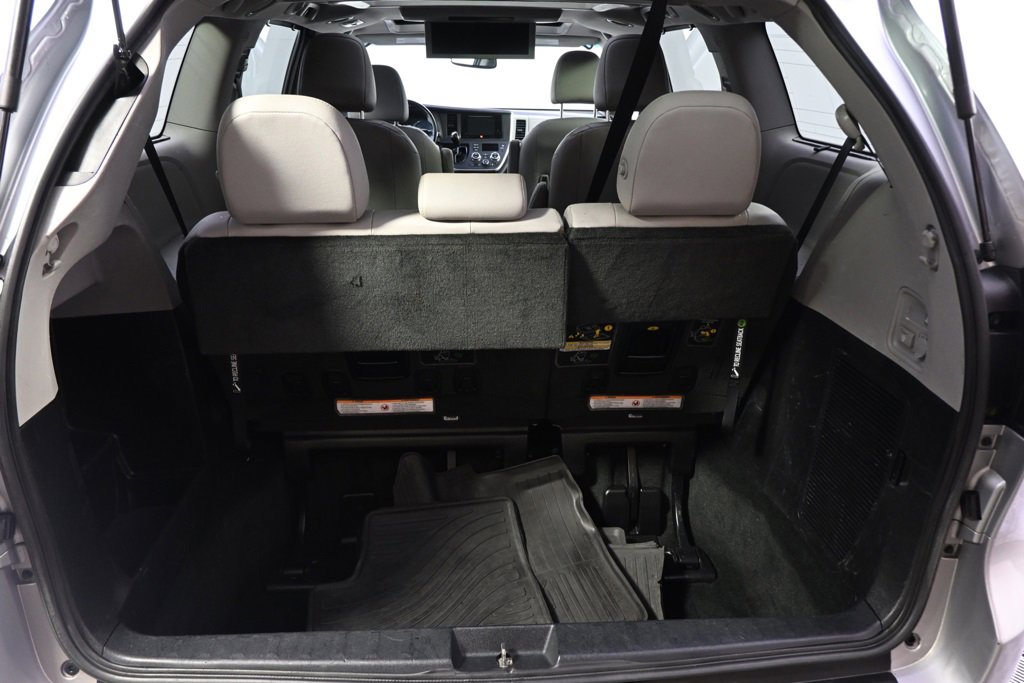 Used 2017 Toyota Sienna Limited Premium image 17