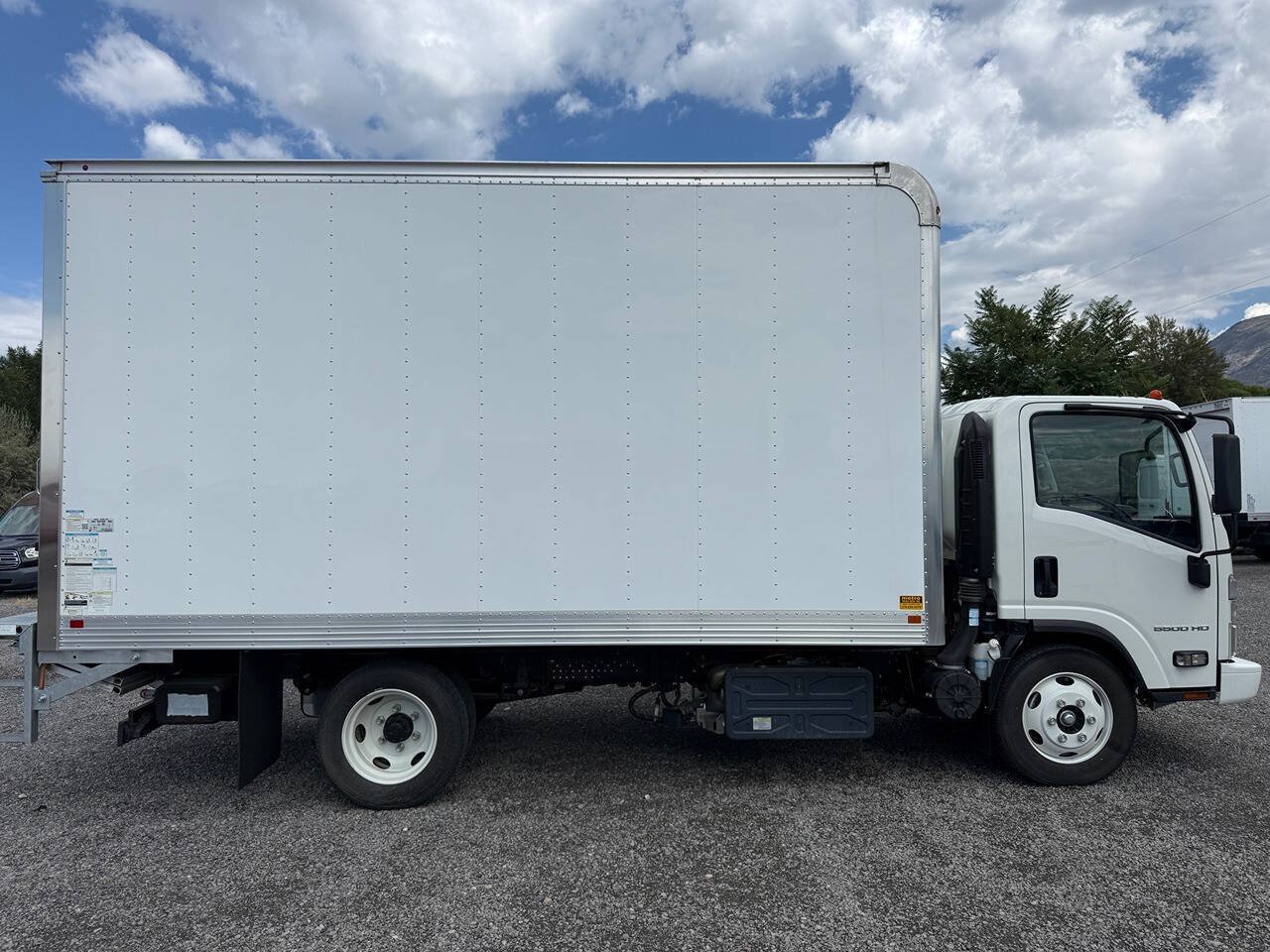 Used 2024 Chevrolet Low Cab Forward 5500HD RWD image 2