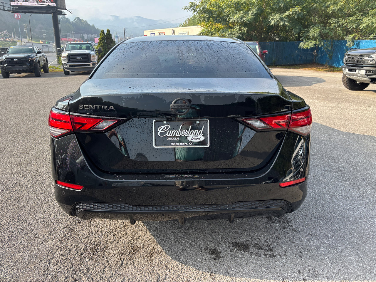 Used 2023 Nissan Sentra S image 3