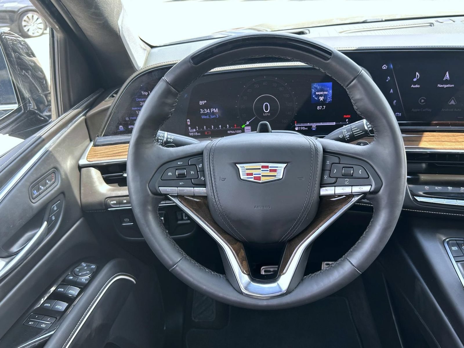 Certified 2024 Cadillac Escalade Premium Luxury Platinum w/ Heavy-Duty Trailer Package AWD/4WD image 22