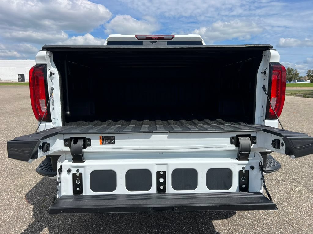 Used 2023 GMC Sierra 1500 Denali w/ Technology Package AWD/4WD image 8