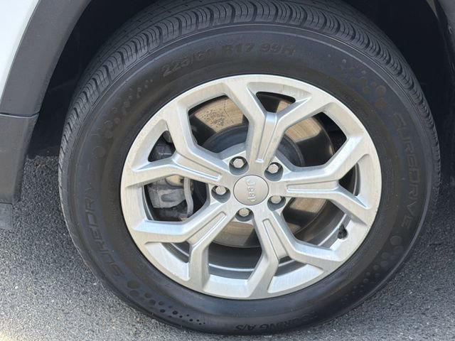 Used 2024 Jeep Compass Latitude image 17