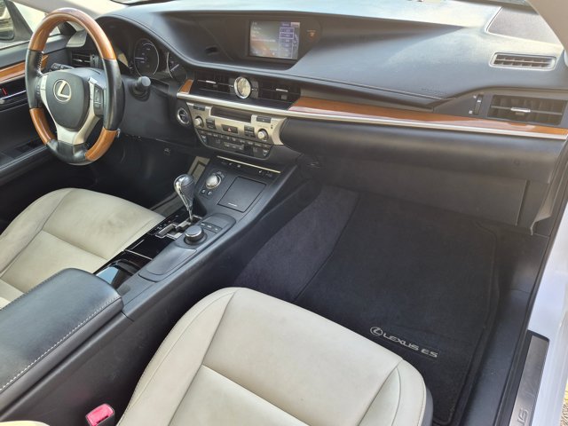 Used 2013 Lexus ES 300h w/ Premium Pkg FWD image 26