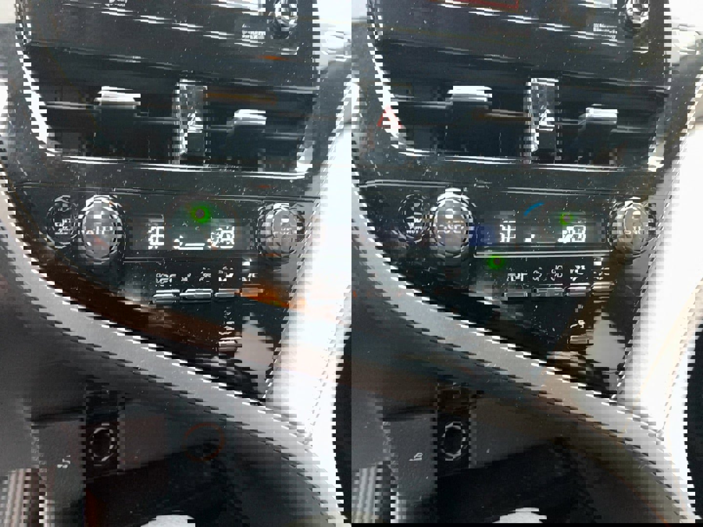 Used 2023 Toyota Camry LE image 19