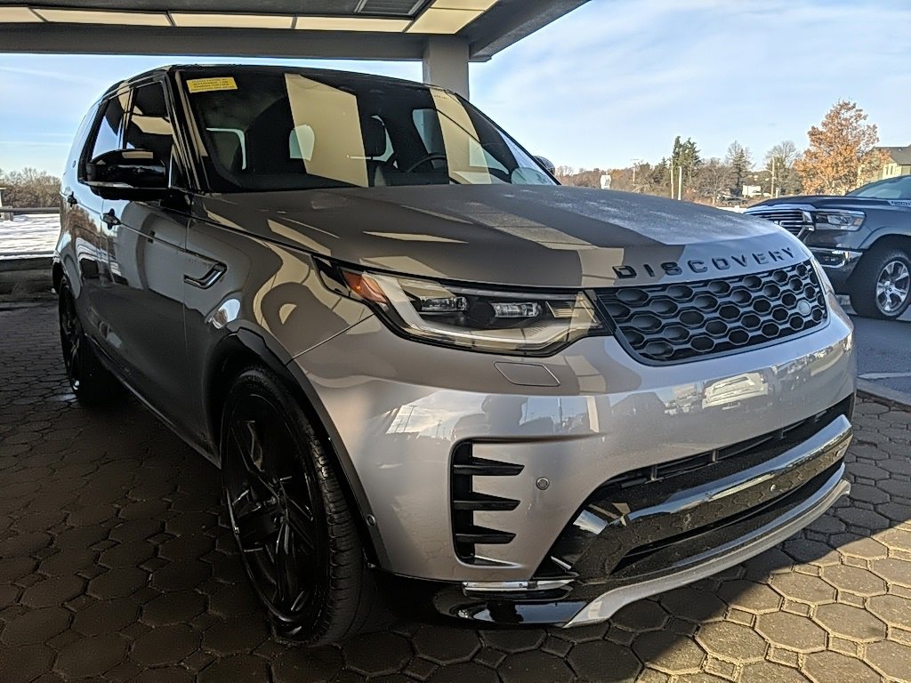 Used 2023 Land Rover Discovery HSE R-Dynamic image 3