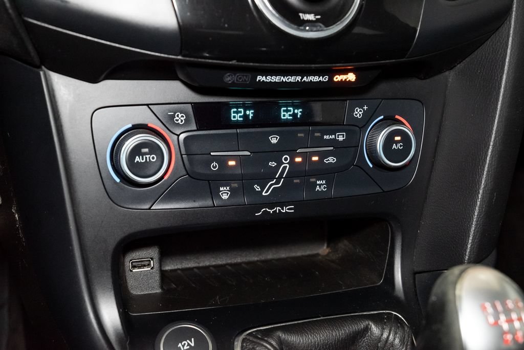 Used 2015 Ford Focus ST w/ Equipment Group 401A FWD image 19