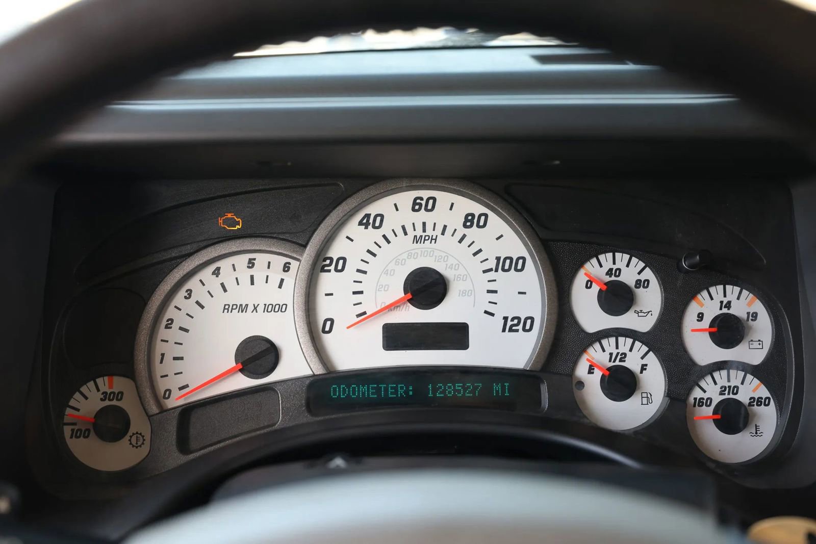 Used 2003 HUMMER H2 w/ Preferred Equipment Group image 26