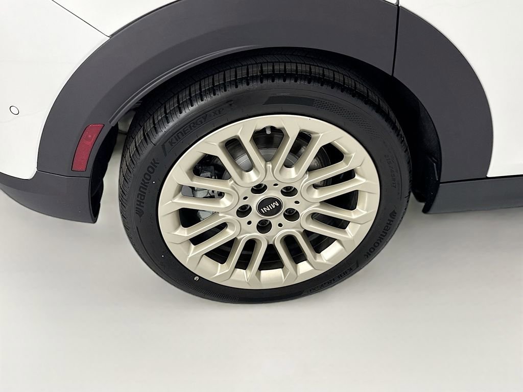 New 2026 MINI Cooper 4-Door Hardtop FWD image 32