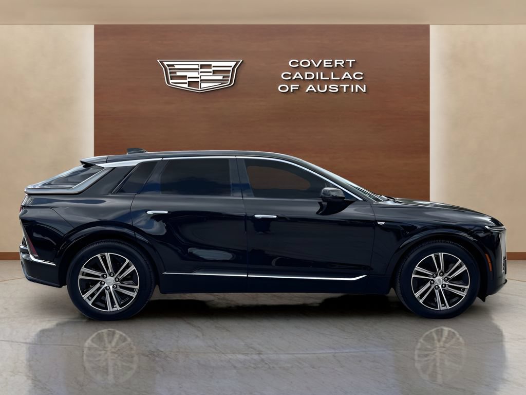 Certified 2024 Cadillac Lyriq Luxury AWD/4WD image 8