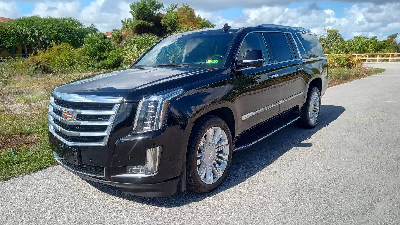 Used 2017 Cadillac Escalade ESV Luxury image 2