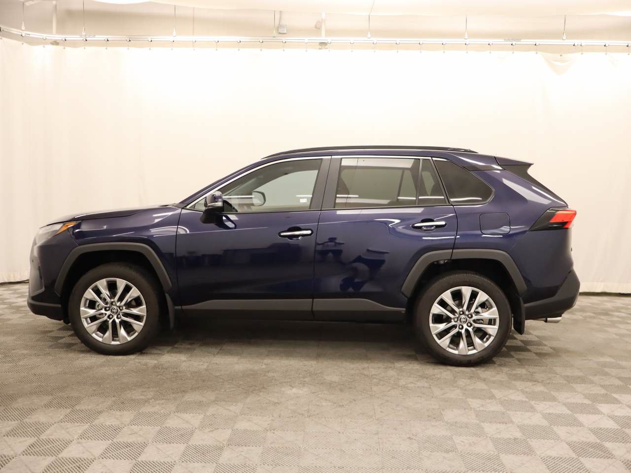 Used 2025 Toyota RAV4 Limited w/ Advanced Technology Package AWD/4WD image 2