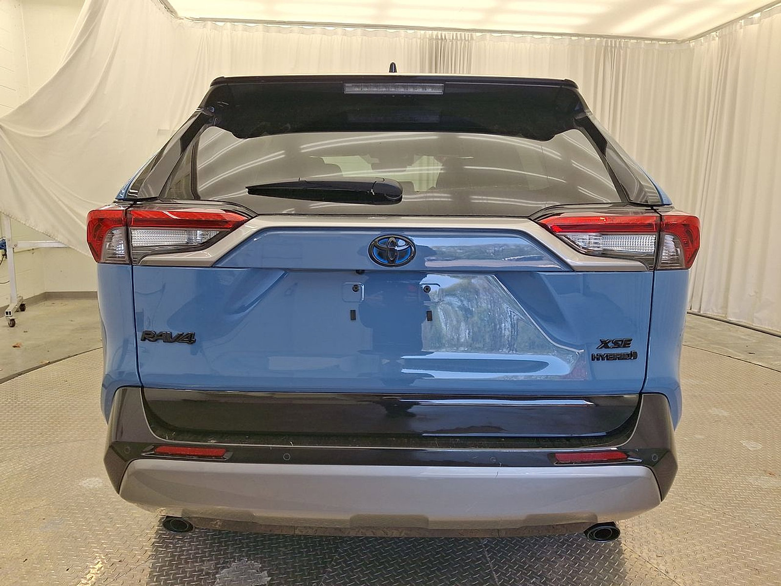 Used 2024 Toyota RAV4 XSE w/ Advanced Technology Package image 23