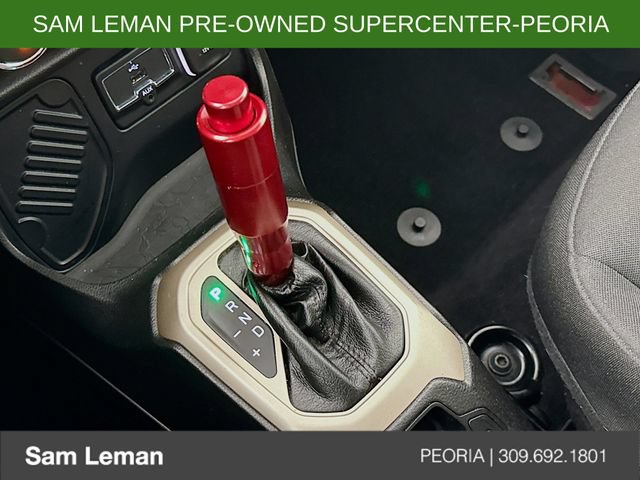Used 2015 Jeep Renegade Latitude FWD image 16
