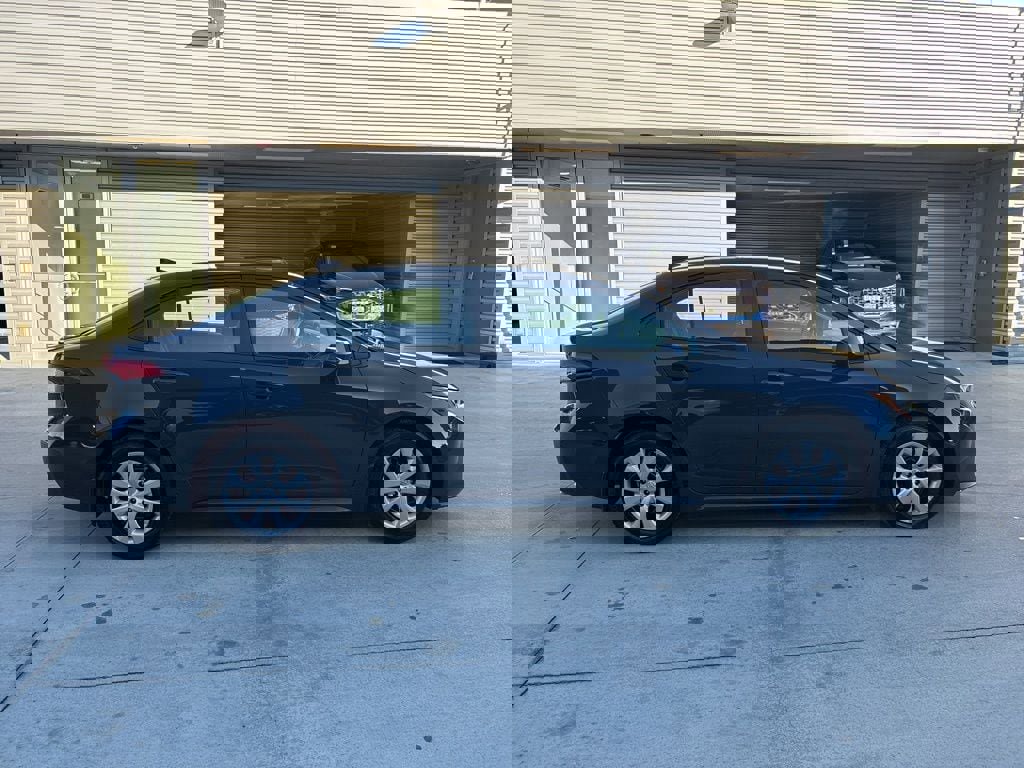 Used 2025 Toyota Corolla LE image 4