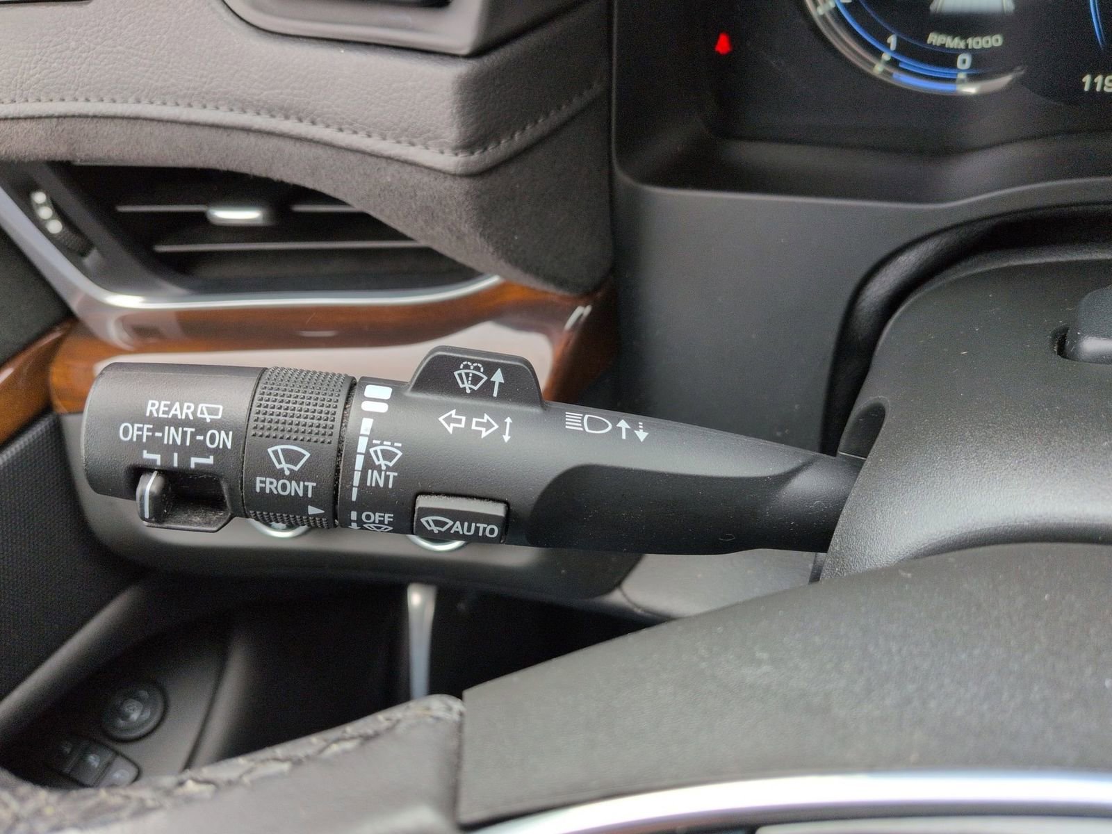 Used 2020 Cadillac Escalade Luxury image 34