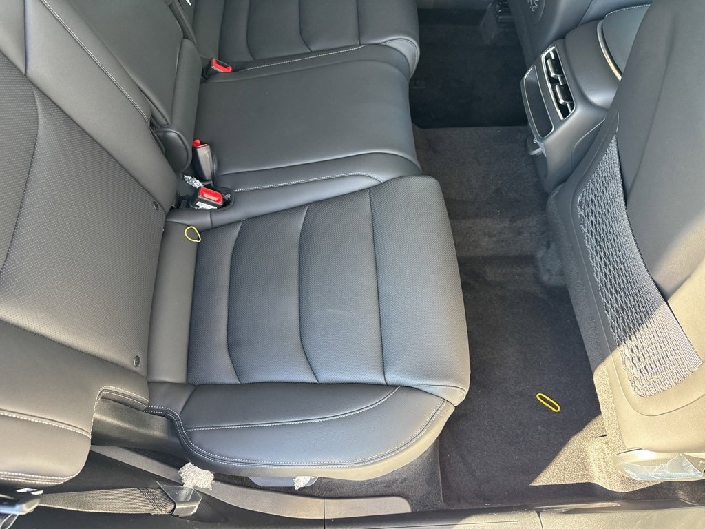 New 2026 Genesis GV70 2.5T Select image 15