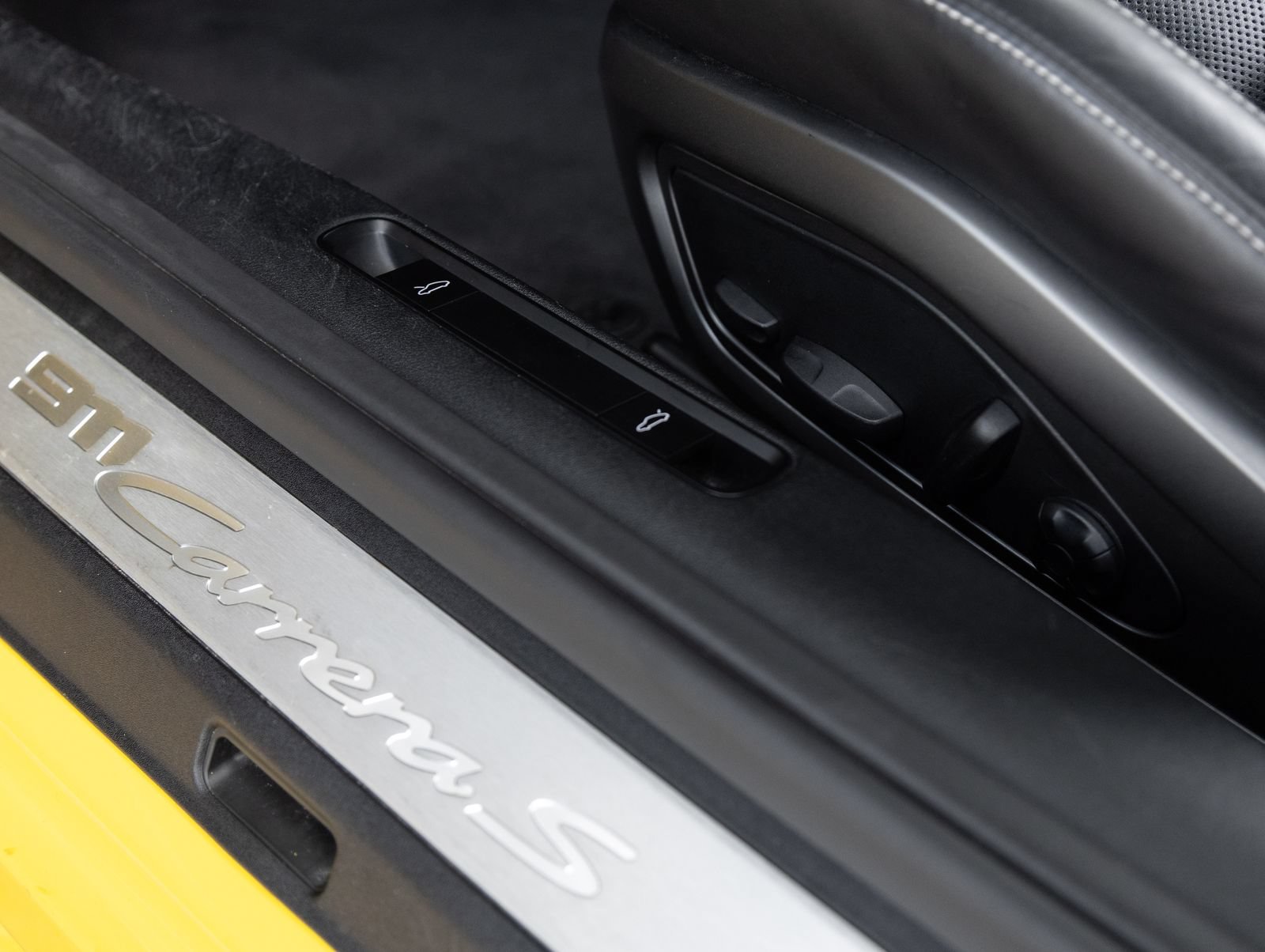 Certified 2022 Porsche 911 Carrera S RWD image 24