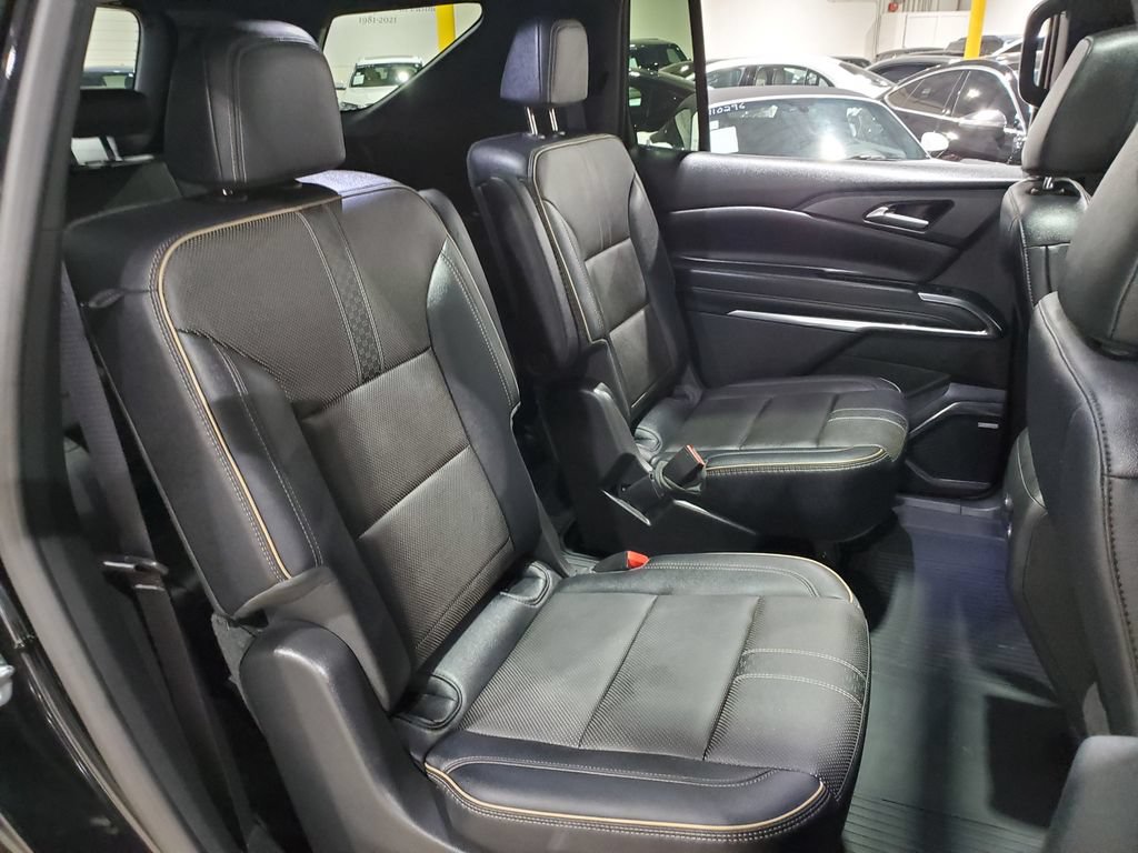 Used 2025 Chevrolet Traverse High Country FWD image 20