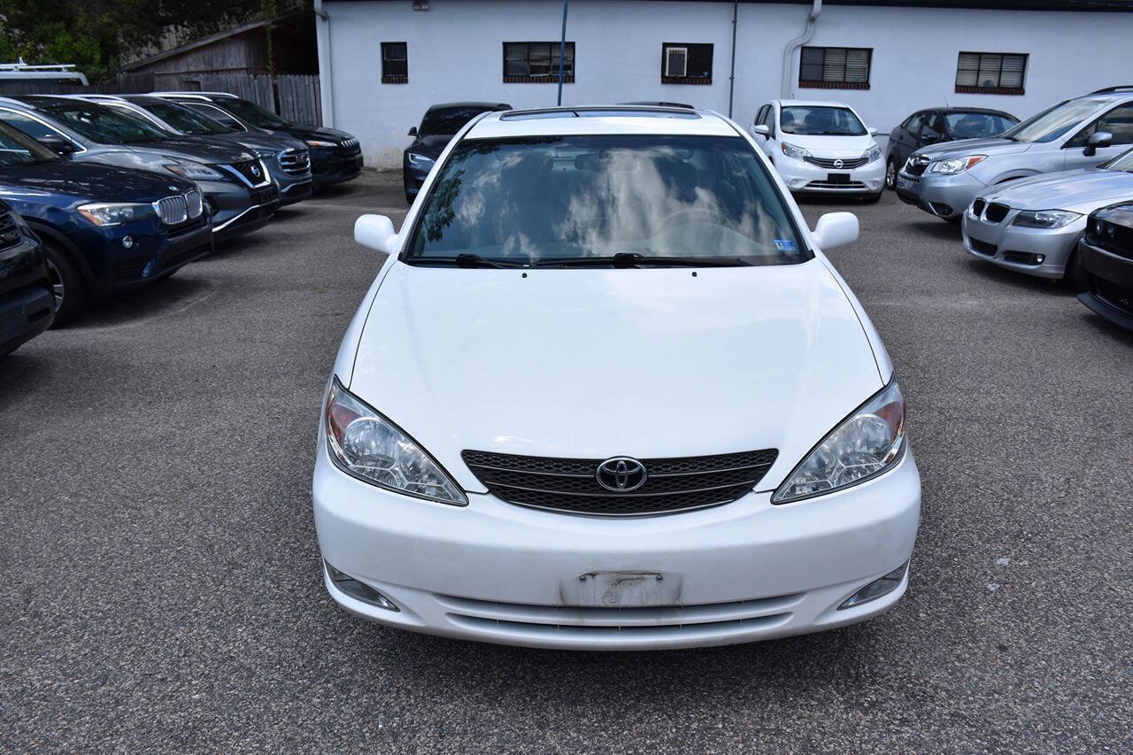 Used 2004 Toyota Camry XLE w/ VSC & Side Airbag Pkg FWD image 10