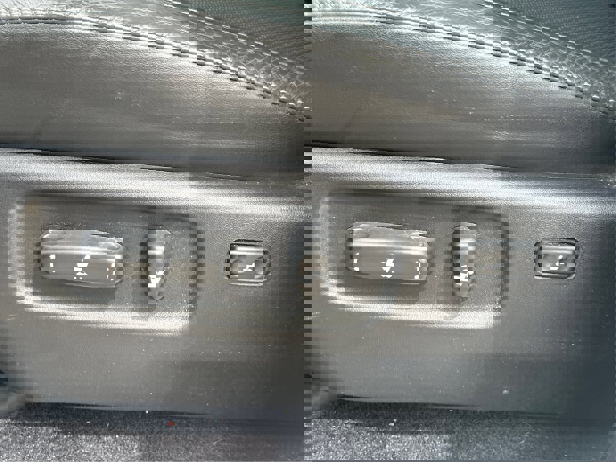 Used 2018 Toyota Land Cruiser image 22