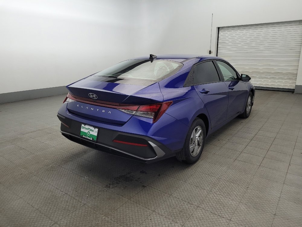Used 2024 Hyundai Elantra SE image 9