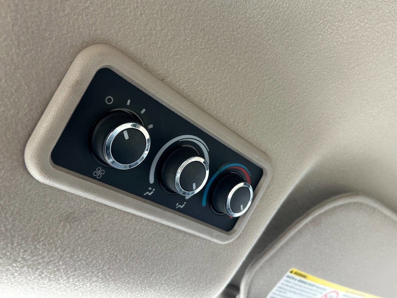 Used 2016 GMC Savana 3500 image 30