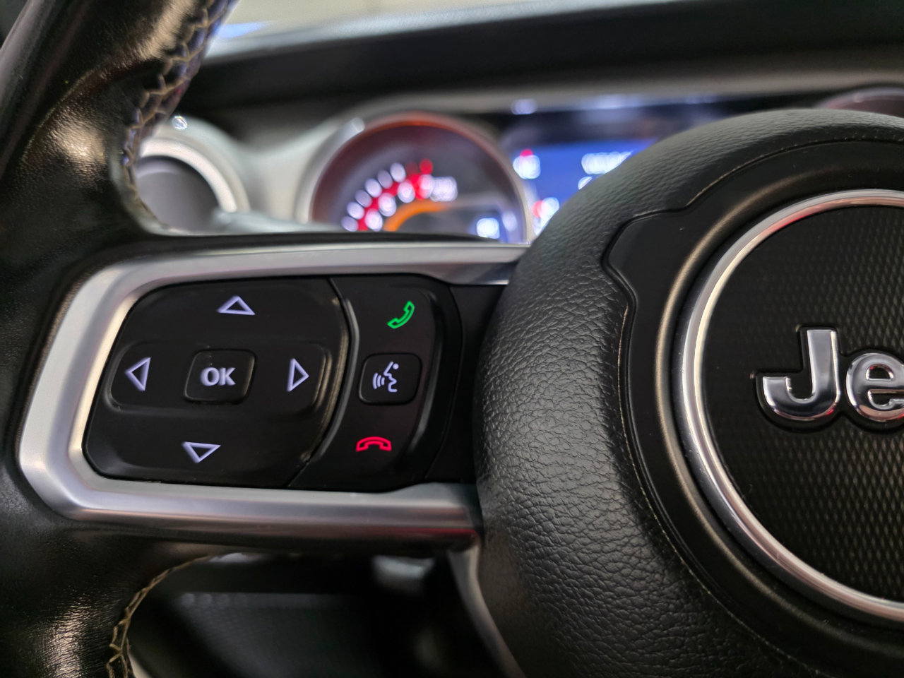 Used 2020 Jeep Wrangler Unlimited Sahara w/ Uconnect 4C Nav & Sound Group image 28