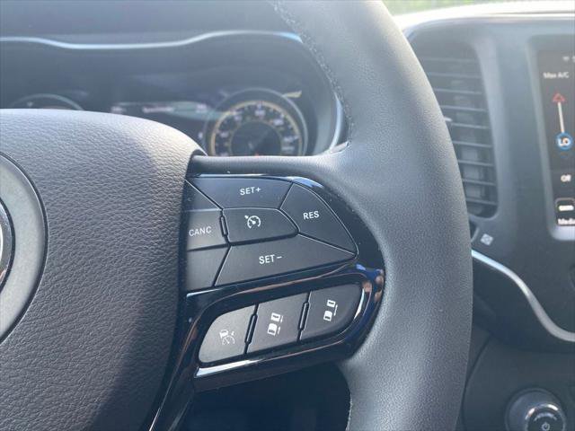 Certified 2023 Jeep Cherokee Altitude Lux AWD/4WD image 23