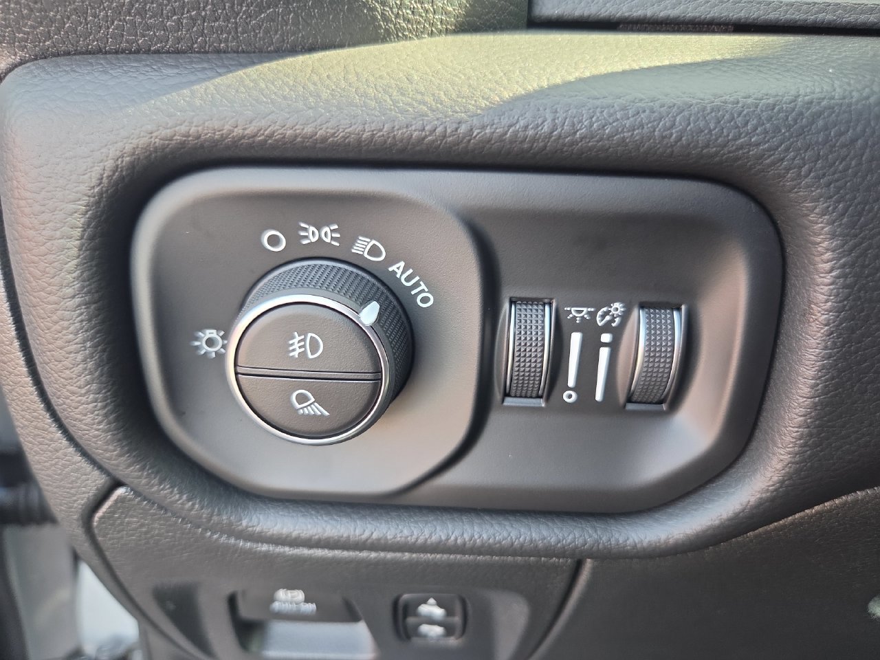 New 2026 RAM 1500 Big Horn AWD/4WD image 34