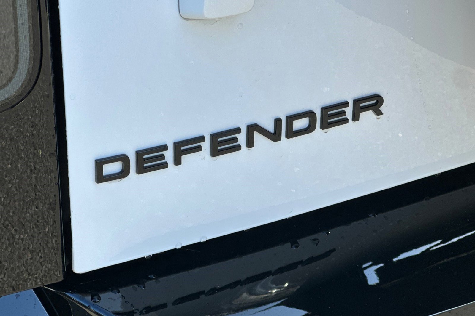 New 2026 Land Rover Defender 130 X-Dynamic SE image 14