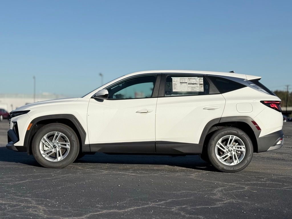Used 2025 Hyundai Tucson SE image 4