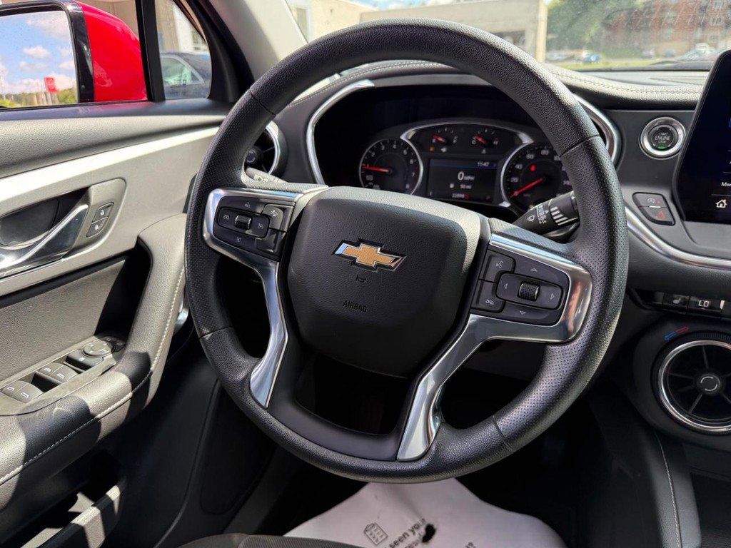 Used 2025 Chevrolet Blazer LT image 12