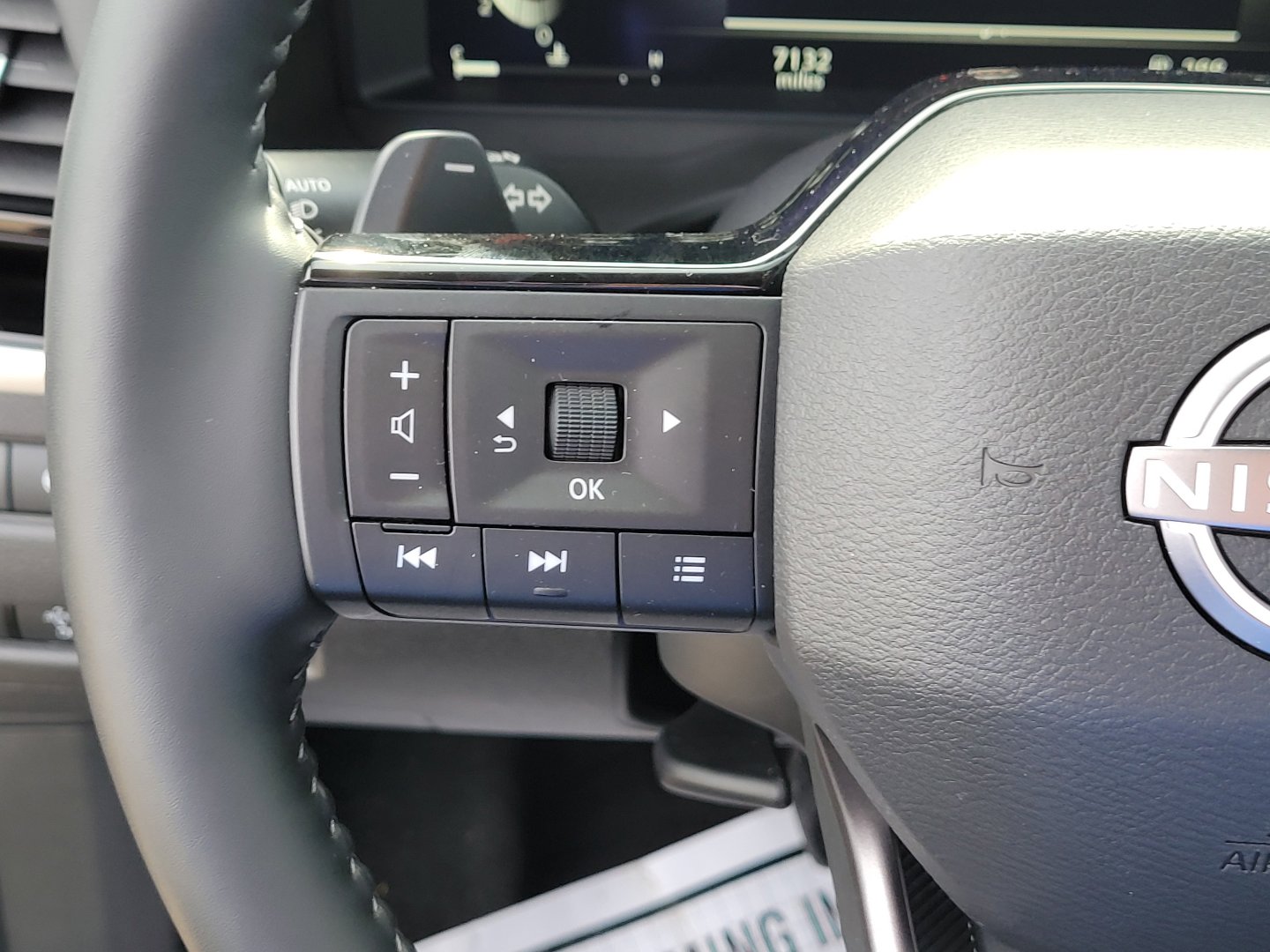 Certified 2025 Nissan Rogue SL AWD/4WD image 23