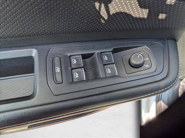 Used 2025 Volkswagen Atlas SE image 17