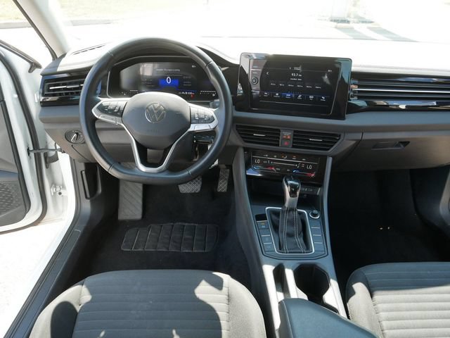 Certified 2025 Volkswagen Jetta S FWD image 21