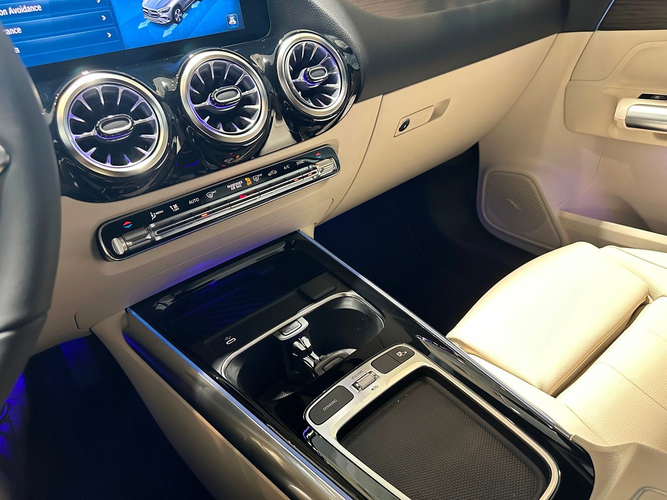New 2026 Mercedes-Benz GLA 250 4MATIC image 12