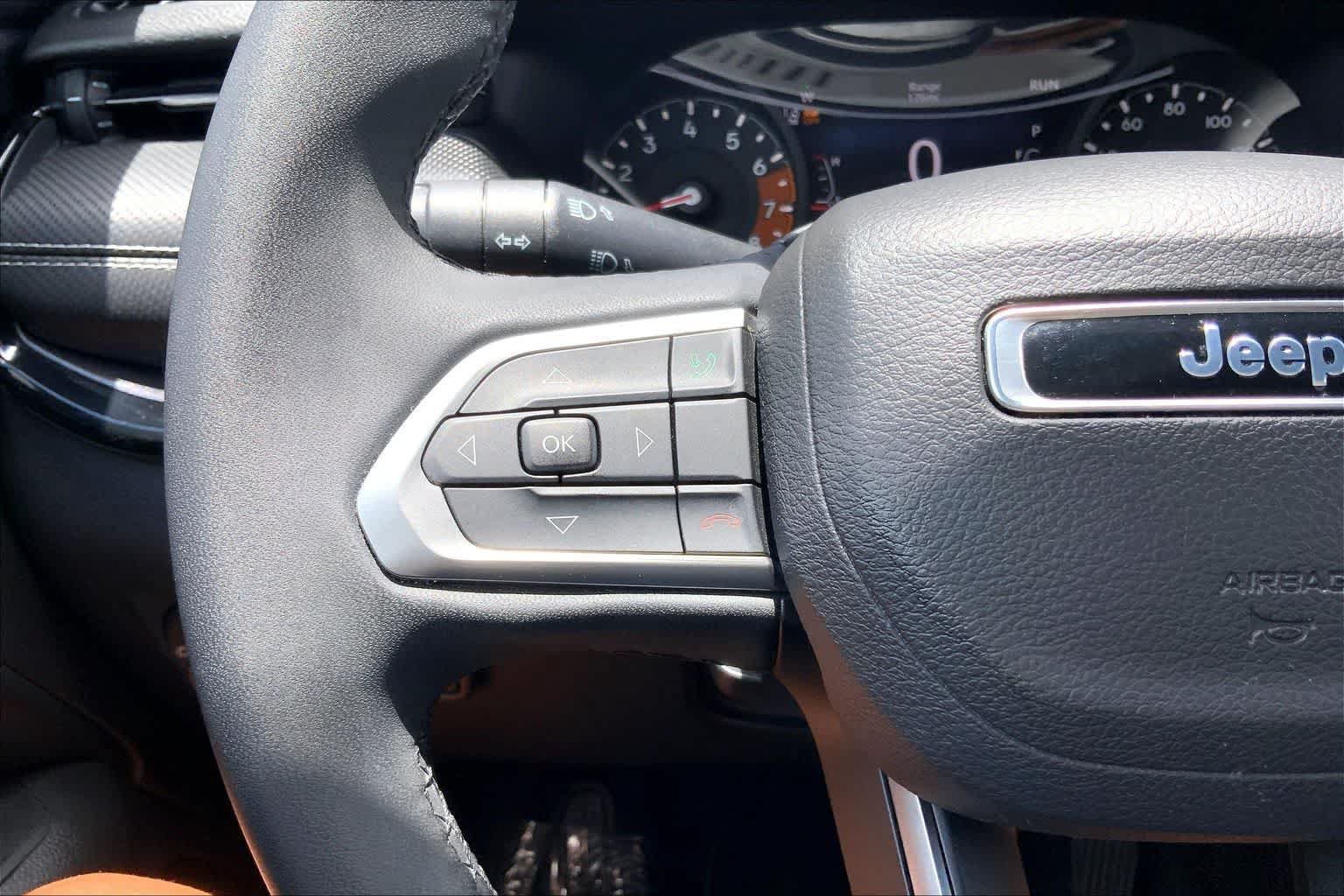 Used 2022 Jeep Compass Latitude FWD image 24