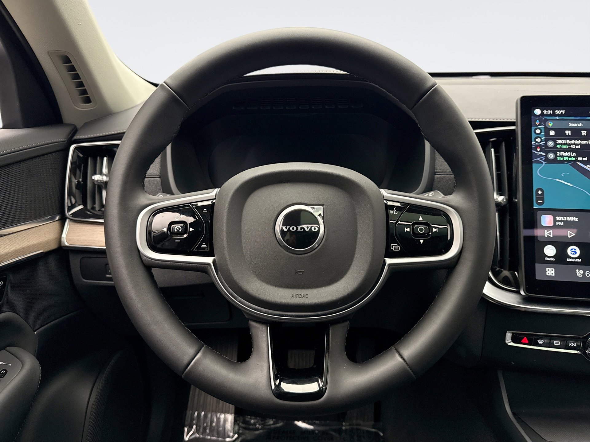 Used 2025 Volvo XC90 B6 Plus image 12