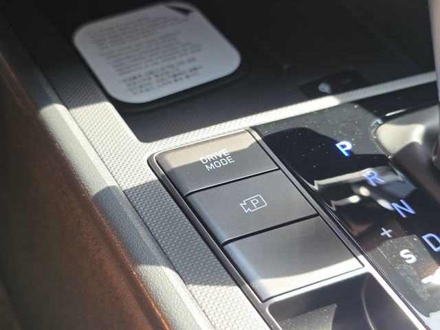 New 2026 Hyundai Elantra SEL FWD image 32