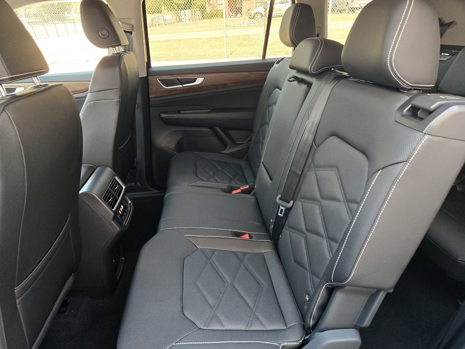 New 2026 Volkswagen Atlas SE image 18
