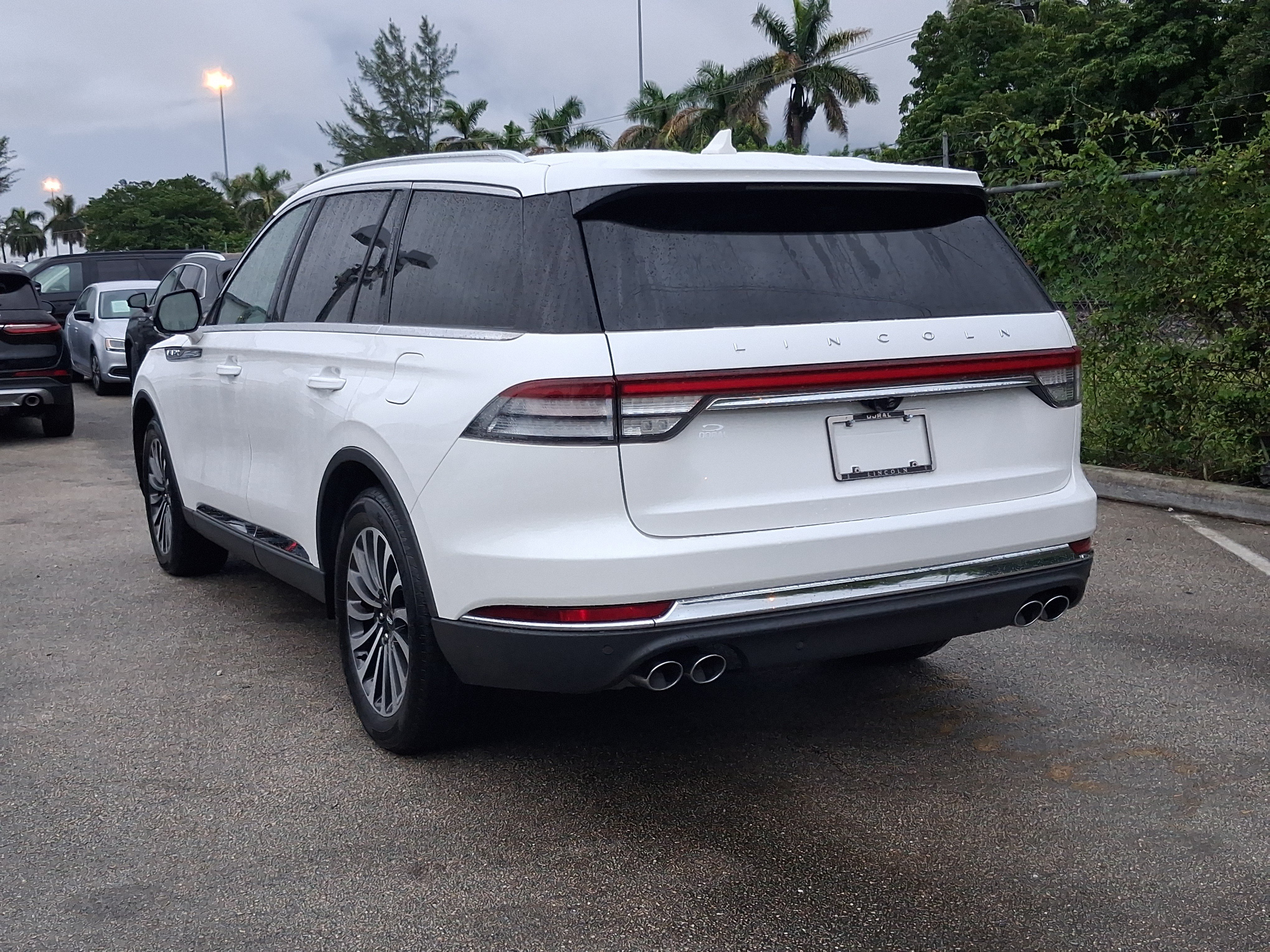 Certified 2023 Lincoln Aviator Reserve w/ Elements Package Plus RWD image 3