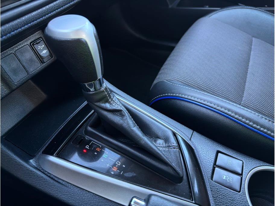 Used 2017 Toyota Corolla SE FWD image 26